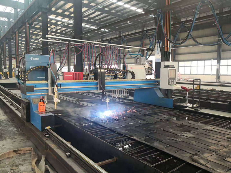  ���ص������и��